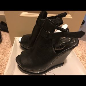 Jessica Simpson brand new